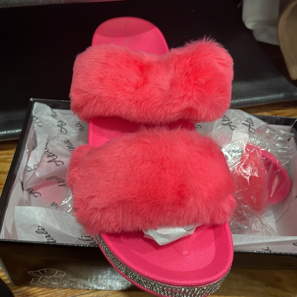 Fluffy Rhinestone Slides - Picture 2 of 6